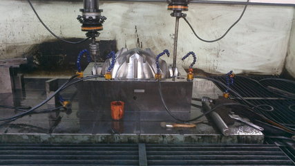 黃巖巨星模具廠(chǎng) 供應(yīng)高品質(zhì)蓄電池外殼塑料模具